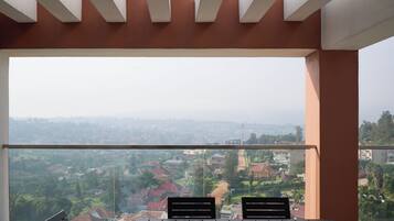Elite Duplex, 4 Bedrooms, Patio, City View | City view