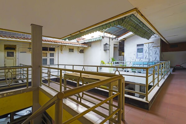 Lobby - OYO Life 92694 Kost Nino (Bandung)