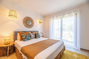 3 bedrooms, desk, iron/ironing board, travel cot - Villa Lubama 1, Style Bergerie, Entre mer et Montagne Avec Piscine (San-Gavino-Di-Carbini)