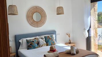 3 chambres, bureau, fer et planche Ă repasser, lit parapluie