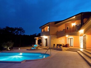 Pool - Exclusive Familienvilla mit Wellness und Pool, 4 km vom Meer Entfernt (Labin)
