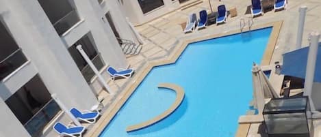 Kolam renang terbuka