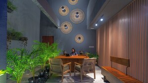 Quầy tiếp tân