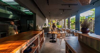 Ayom Suite