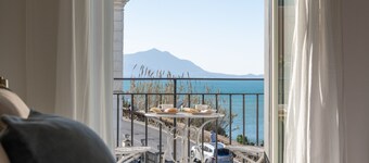 Naro Suites and Rooms