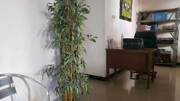 Quầy tiếp tân