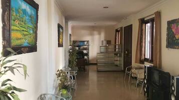Quầy tiếp tân