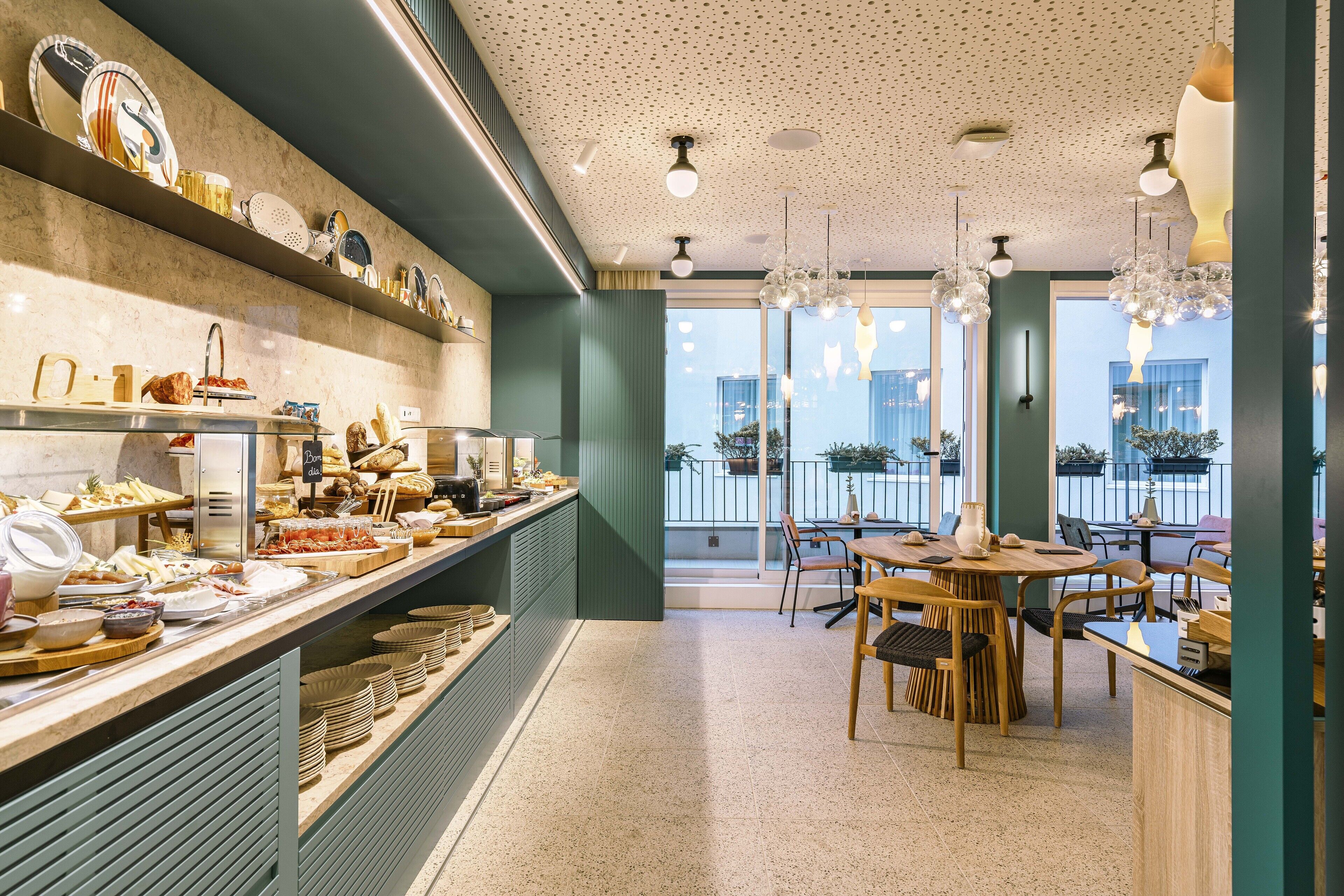 Daily buffet breakfast (EUR 17.5 per person)