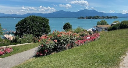 Gemütliche Ferienwohnung im Bayerischen Stil für max 3 Erw.+ 1 Kind, Zentrumsnah