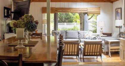 1000 FT to Assn Beach, Cute Cottage, Outdoor Dining