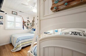 3 bedrooms, desk, iron/ironing board, WiFi - Three Bedroom Waterfront Home with a Rooftop Deck (Ocean City)