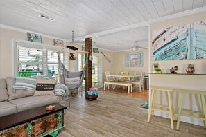 TV - Three Bedroom Waterfront Home with a Rooftop Deck (Ocean City)