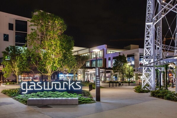 Exterior - Tasteful Teneriffe! ~ 1Bed, 1Bath, 1Car, Balconies (Teneriffe)