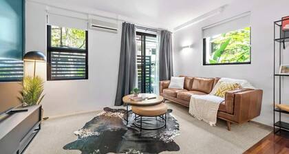 Tasteful Teneriffe! ~ 1Bed, 1Bath, Balconies