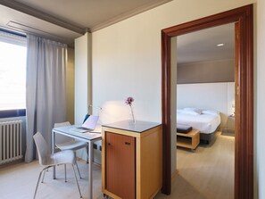 Iron/ironing board, free WiFi - Hotel Almirante (Ferrol)