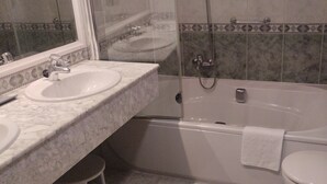 Chambre Familiale | Salle de bain