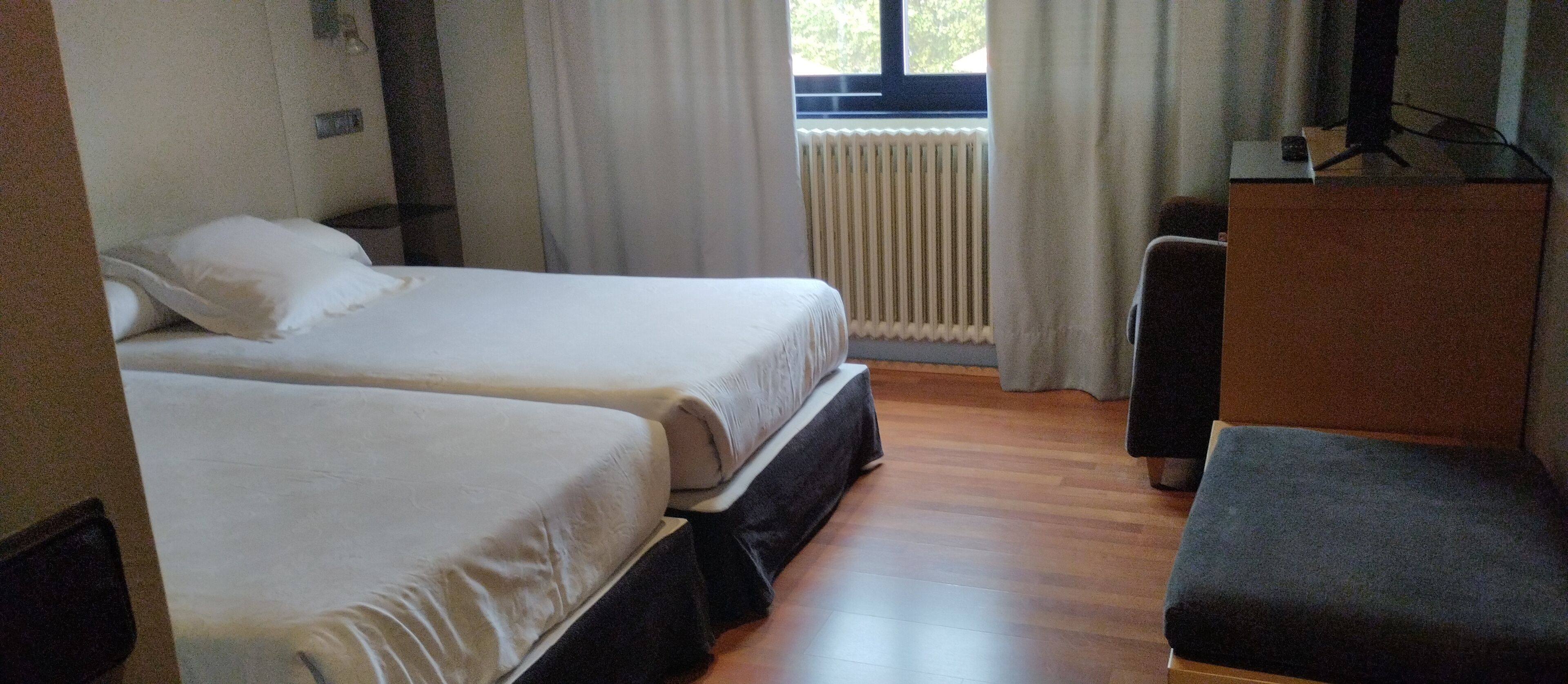 Iron/ironing board, free WiFi