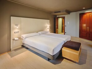 Iron/ironing board, free WiFi - Hotel Almirante (Ferrol)