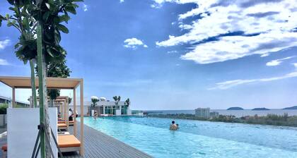 Homesuite' Home at Sutera Avenue