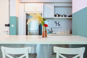 SA#03 - 2-Bedroom for 6 Pax [Tower 2] | Bếp riêng | Tủ lạnh nhỏ, ấm điện 