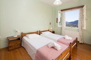 Family Villa | 3 bedrooms, iron/ironing board, free WiFi, bed sheets - Villa Dorina by Corfuescapes (Corfu)