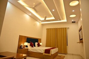 Deluxe Room | 1 bedroom, free WiFi - Shiva Palace by Golden Leaf Hotels (Haldwani)