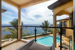 Pool - Breathtaking Oceanfront Luxe Villa in Tower Isle, Jacuzzi, Pool, Fully Staffed (Rio Nuevo)