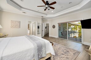 5 Schlafzimmer, Schreibtisch, Bügeleisen/Bügelbrett, kostenloses WLAN