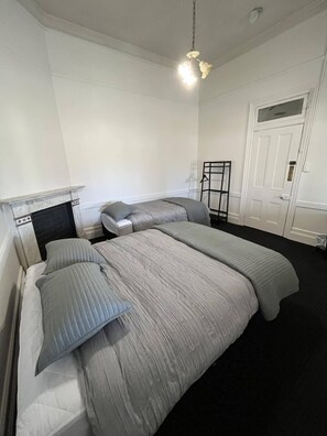 Kamar Triple Standar | 1 kamar tidur, Wi-Fi gratis, dan seprai linen