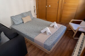 1 habitación, tabla de planchar con plancha, wifi y ropa de cama 