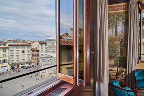 Junior Suite Deluxe | 1 bedroom, premium bedding, down comforters, free minibar - Duomo Luxury Florence (Florence)