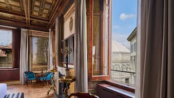 Junior Suite Deluxe | 1 bedroom, premium bedding, down comforters, free minibar