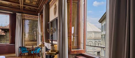 Junior Suite Deluxe | 1 bedroom, premium bedding, down duvets, free minibar