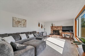 Télévision, jeux vidéo, espaces bureaux