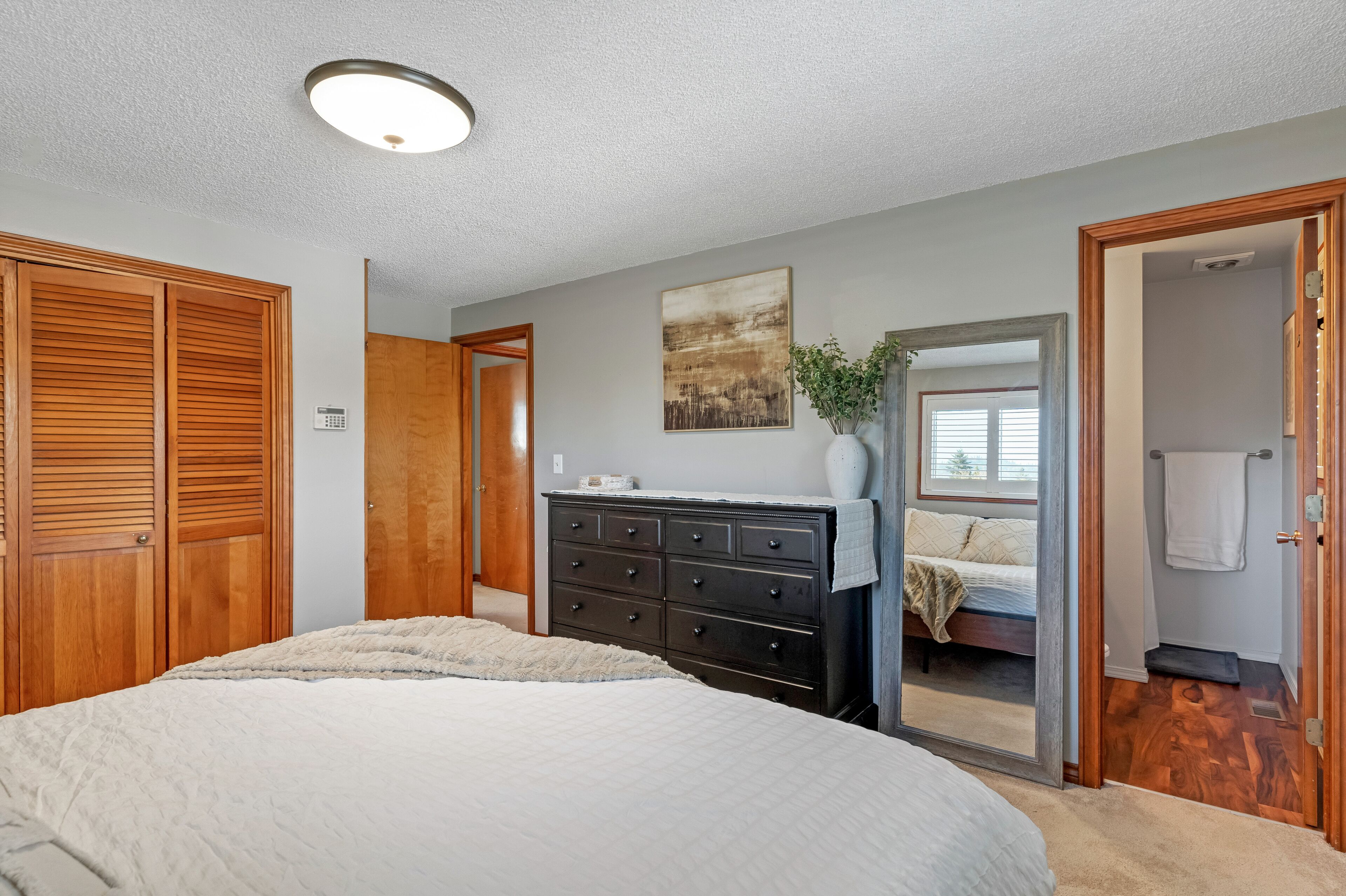 4 soverom, skrivebord, reiseseng for barn og wi-fi (inkludert)