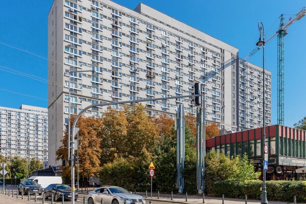 Exterior - Warsaw Apartment City View by Renters (Warsaw)