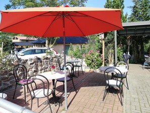 Outdoor dining - Diese Ferienwohnung Befindet Sich am Wanderweg zum Königsstuhl (Lohme)