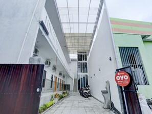 Front of property - OYO Flagship 90756 Melasti Hills Room & Cafe (Ungasan)