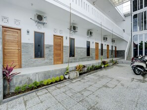 Front of property - OYO Flagship 90756 Melasti Hills Room & Cafe (Ungasan)