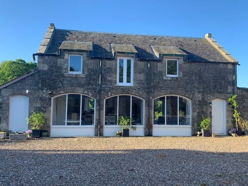 The Carthouse (Luxury 2 bed with private hot tub)