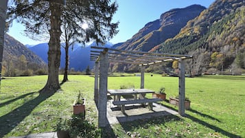 Tempat makan outdoor