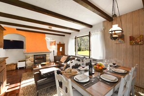 Family Chalet, Multiple Bedrooms, 2 Bathrooms (Casa Mima 2) | Living area | 21-inch flat-screen TV with cable channels, fireplace - Casa Mima Chalets (Sonogno)