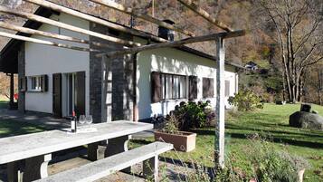 Khu ẩm thực ngoài trời