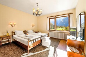Perhechalet, useita makuuhuoneita, 2 kylpyhuonetta (Casa Mima 3) | 2 makuuhuonetta, ilmainen Wi-Fi, vuodevaatteet
