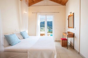 1 bedroom, bed sheets - Villa Vasiliki Sea View (Lefkada)