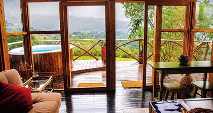 Baumhaus Vista / Cabaña rústica con jacuzzi privado