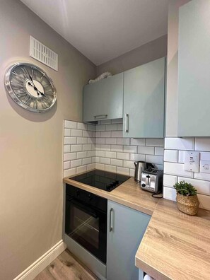Studio | Private kitchen | Fridge, microwave, oven, stovetop - Immaculate 1-bed Studio in Dublin- A1 Location! (Dublin)