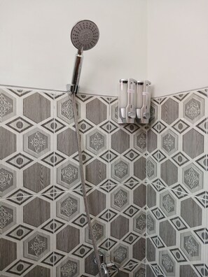 Standard Double Room | Bathroom