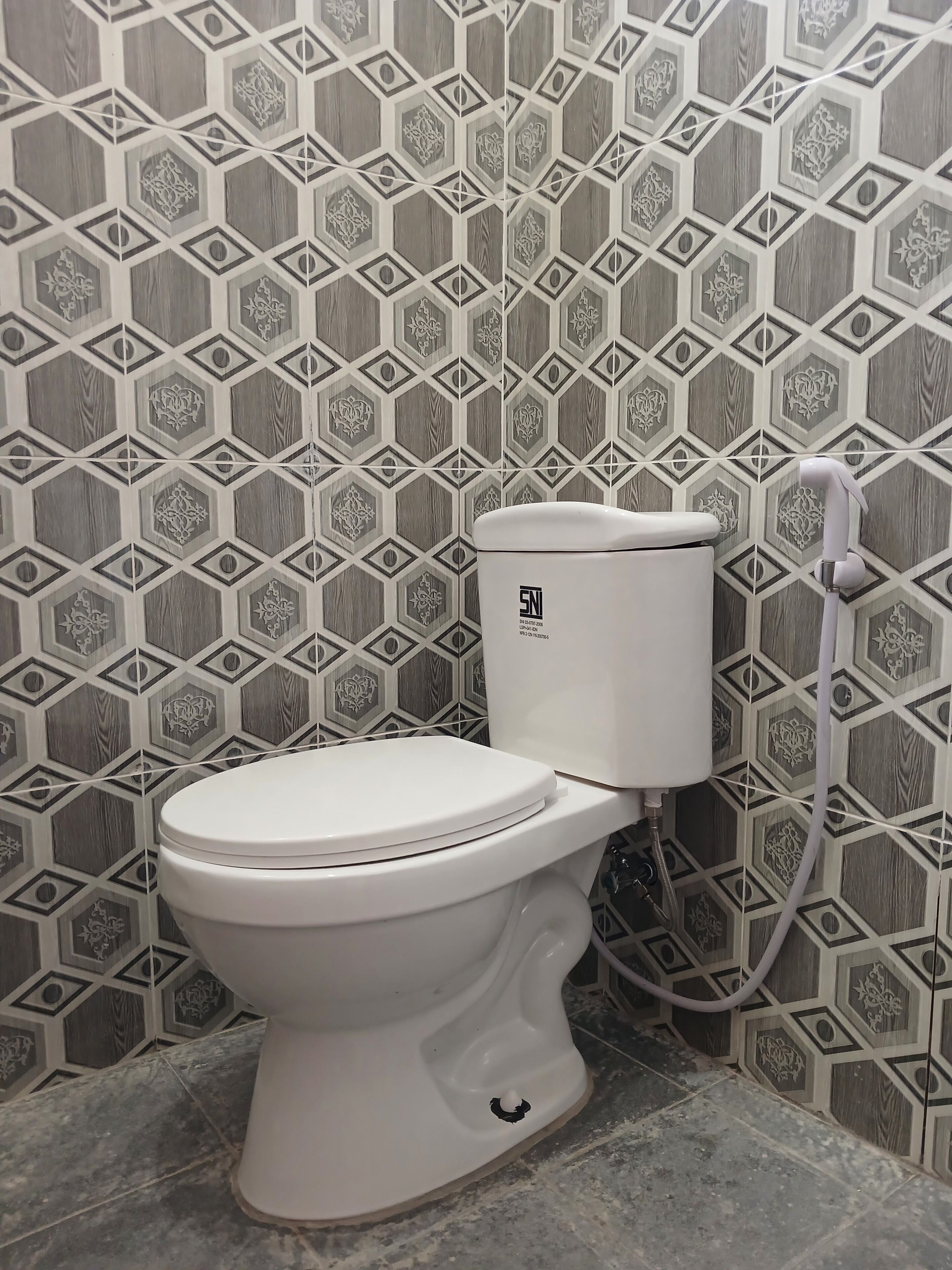 standard double room | bathroom | shower, towels