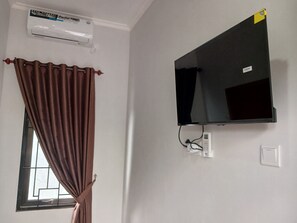 Standard Single Room | Laptop workspace, free WiFi, bed sheets - Super OYO 93085 Homy Stay Syariah (Balikpapan)